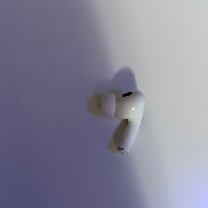Airpods pro RIGHT REPLACEMENT BUD